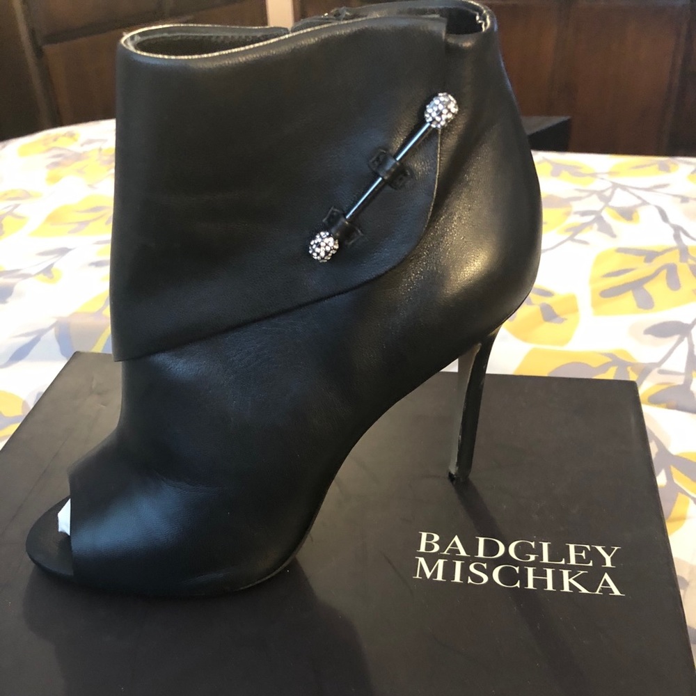 women’s designer shoe